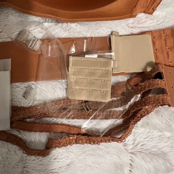 NWOT Bra Lab Amber Rosanna wireless Bra with extra straps and back strap, size 7 - Picture 7 of 7